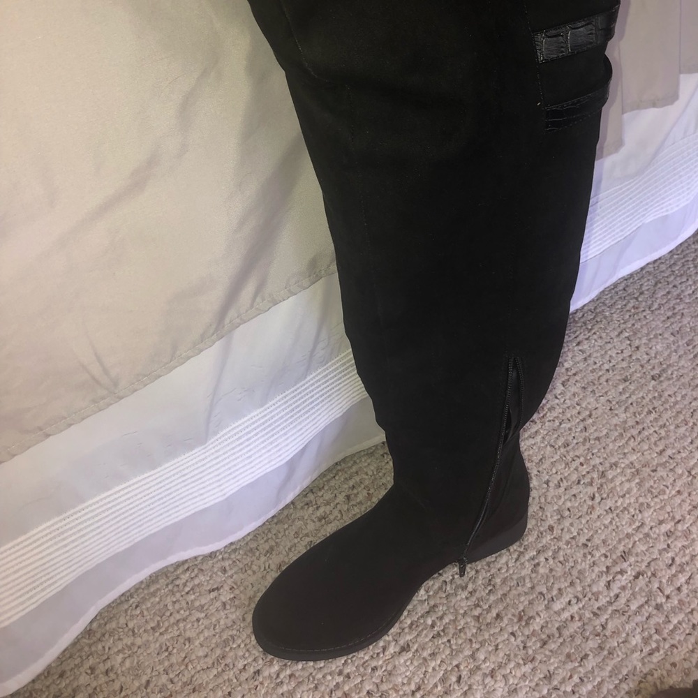 Blk over the knee flat boots
